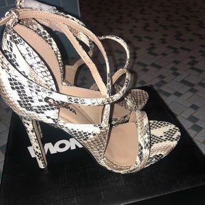 8.5 printed heels- New